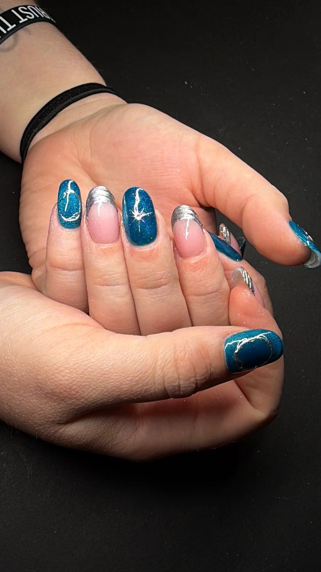 Pearlescent manicure